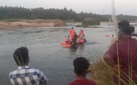 തൃശ്ശൂർ ചെറുതുരുത്തിയിൽ നാലംഗ കുടുംബം ഒഴുക്കിൽപ്പെട്ട് ഒരാൾ മരിച്ചു.