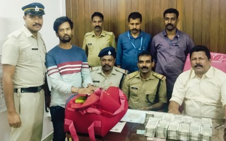 32 ലക്ഷം രൂപയുമായി മഹാരാഷ്ട്ര സ്വദേശി തിരുവല്ല റെയിൽവേ സ്റ്റേഷനിൽ പിടിയിലായി.