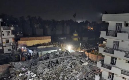 ബഹുനില കെട്ടിടം തകർന്നുവീണ് അപകടം.രണ്ടു മരണം, 12 പേരെ രക്ഷപ്പെടുത്തി.