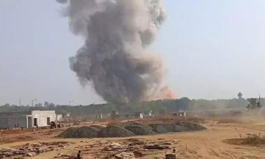 മഹാരാഷ്ട്രയിലെ നാഗ്പൂരില്‍ ആയുധ നിര്‍മാണശാലയിലുണ്ടായ വന്‍ സ്‌ഫോടനത്തില്‍ അഞ്ചു പേര്‍ കൊല്ലപ്പെട്ടതായി സംശയം.