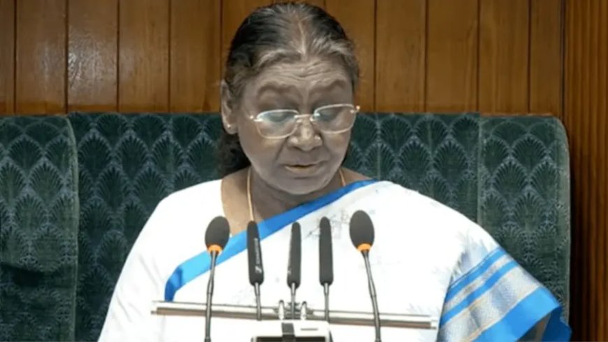 കേന്ദ്രസർക്കാരിന്റെ നേട്ടങ്ങളെണ്ണിപ്പറഞ്ഞും, പദ്ധതികൾ എടുത്തു കാട്ടിയും രാഷ്ട്രപതിയുടെ നയപ്രഖ്യാപന പ്രസംഗം.