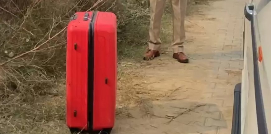 കൊൽക്കത്തയിൽ ട്രോളി ബാഗിൽ മൃതദേഹവുമായി എത്തിയ സ്ത്രീകൾ പിടിയിൽ.