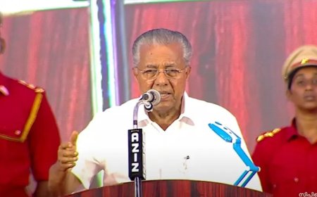 കേന്ദ്രം കേരളത്തിലെ ജനങ്ങളെ ശത്രുക്കളായാണ് കാണുന്നതെന്ന് മുഖ്യമന്ത്രി പിണറായി വിജയൻ.