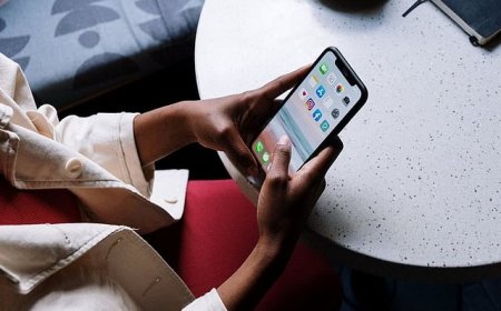 യുഎഇയിലെ സോഷ്യൽ മീഡിയ ഉപയോക്താക്കൾ ദേശീയ മൂല്യങ്ങൾ ഉയർത്തിപ്പിടിക്കണമെന്ന് നാഷണൽ മീഡിയ ഓഫീസ്.(എൻഎംഒ)