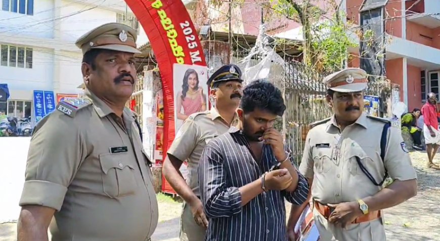 വെഞ്ഞാറമൂട് കൂട്ടക്കൊലപാതകത്തിൽ പ്രതി അഫാനെ വീണ്ടും മൂന്നുദിവസത്തേക്ക് പോലീസ് കസ്റ്റഡിയിൽ വിട്ടു.