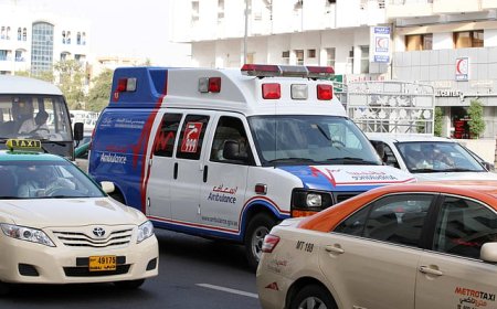 യുഎഇയിൽ അടിയന്തര വാഹനങ്ങൾക്ക് വഴി നൽകിയില്ലെങ്കിൽ 3,000 ദിർഹം പിഴ.