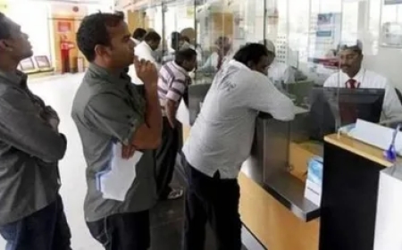 എക്സ്ചേഞ്ച് നിരക്കുകൾ പരിശോധിച്ച് കുവൈറ്റ് സെൻട്രൽ ബാങ്ക്.