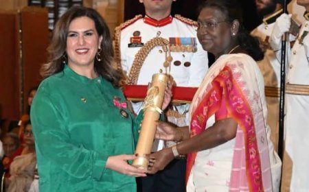 യോഗയ്ക്ക് നൽകിയ സംഭാവന; ഷെയ്ഖ അലി അൽ-ജാബർ അൽ-സബയ്ക്ക് ഇന്ത്യൻ സർക്കാർ പത്മശ്രീ പുരസ്കാരം നൽകി ആദരിച്ചു .