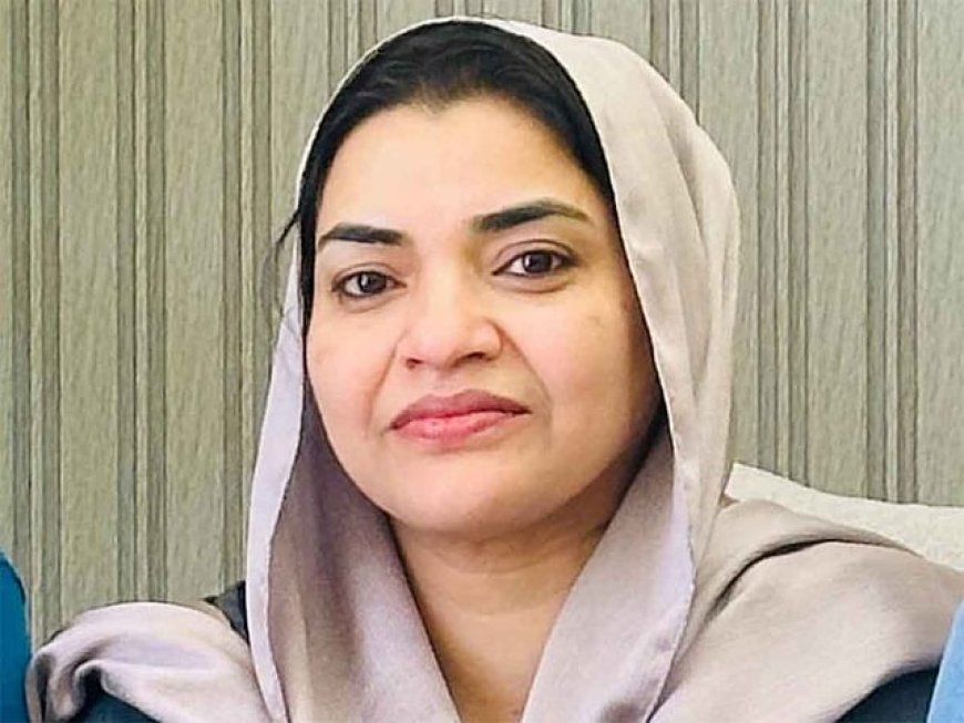 അൽ ഐനിലുണ്ടായ വാഹനാപകടത്തിൽ മലയാളി യുവതി മരിച്ചു.