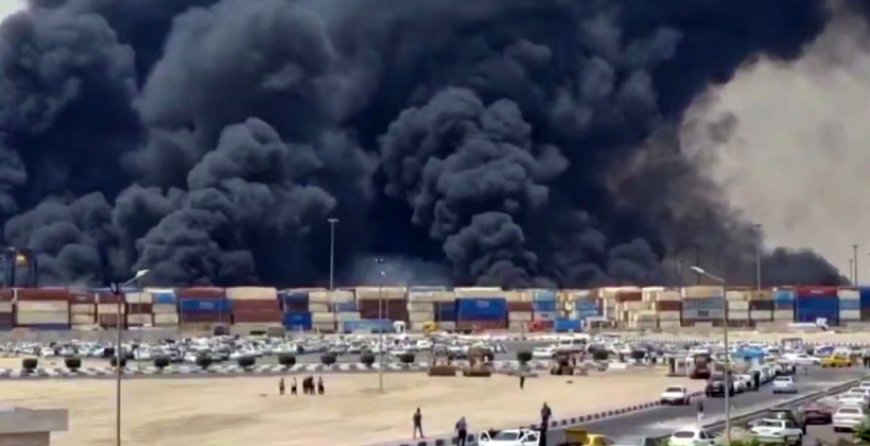 ഇറാൻ തുറമുഖത്ത് വൻ സ്ഫോടനം; നാലുപേർ കൊല്ലപ്പെട്ടു.