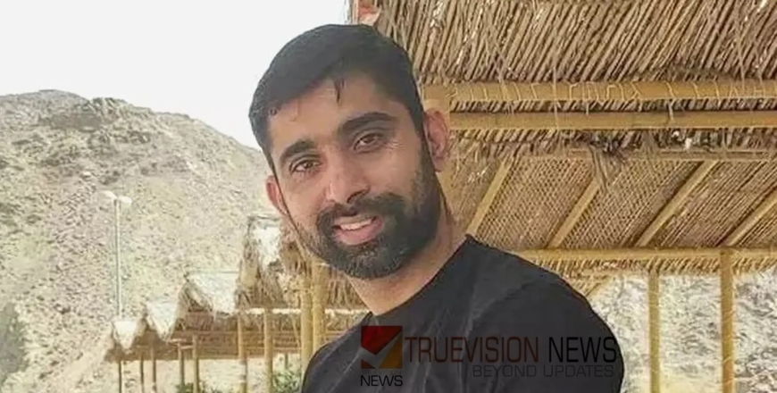 ഷാർജയിൽ ഷട്ടിൽ കളിക്കിടെ മലയാളി കുഴഞ്ഞുവീണ് മരിച്ചു.