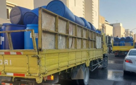 സബാഹ് അൽ-സേലത്തിൽ 181 ബാരൽ മദ്യവുമായി നേപ്പാളി പ്രവാസികൾ പിടിയിൽ.