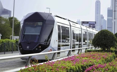 മറീന ടവർ തീപിടുത്തത്തെ തുടർന്ന് ദുബായ് ട്രാം സർവീസുകൾ താൽക്കാലികമായി നിർത്തിവച്ചു.