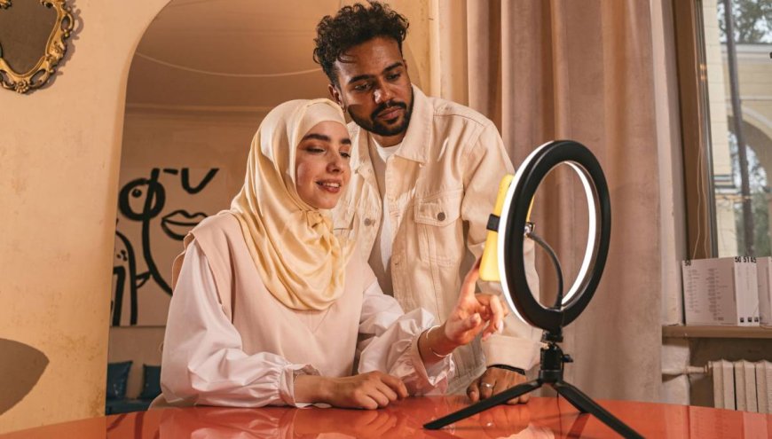 യുഎഇ മാധ്യമ നിയമം; ഉള്ളടക്ക സ്രഷ്ടാക്കൾക്ക് ബിസിനസ് ലൈസൻസ് നിർബന്ധമാക്കി.