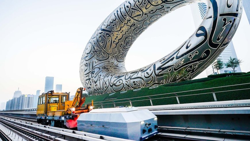 ദുബായ് മെട്രോ; റെയിൽ ട്രാക്കുകൾ പരിശോധിക്കാൻ ആർടിഎയുടെ ആർട്ടിഫിഷ്യൽ ഇന്റലിജൻസ് അധിഷ്ഠിത റോബോട്ട്.