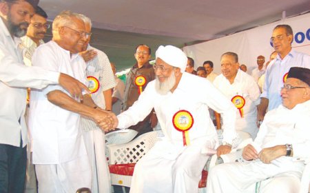 കേരള രാഷ്ട്രീയത്തിലെ ജനകീയ മുഖം; വിഎസ് അച്യുതാനന്ദനെ അനുസ്മരിച്ച് കാന്തപുരം എ.പി.അബൂബക്കർ മുസ്ലാർ.