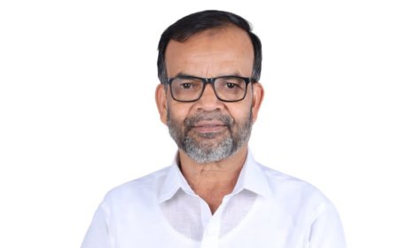 സാമൂഹ്യ പ്രവർത്തകൻ ഹമീദ് അറൻതോടിന്ന് യാത്രയയപ്പ് നൽകുന്നു.