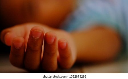 ട്രെയിനിന്റെ ശുചിമുറിയില്‍ നവജാത ശിശുവിന്റെ മൃതദേഹം കണ്ടെത്തി.