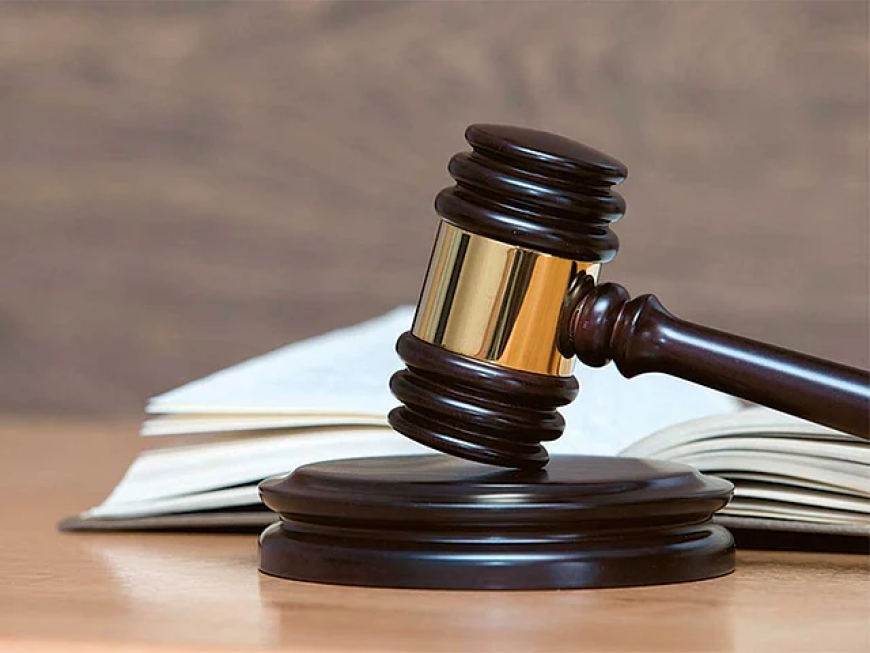 അപ്പാർട്ട്മെന്റിൽ നിയമവിരുദ്ധമായ സൗന്ദര്യവർദ്ധക ശസ്ത്രക്രിയകൾ നടത്തിയ മൂന്ന് സ്ത്രീകൾ അറസ്റ്റിൽ.