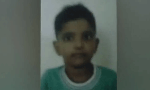 ട്രെയിൻ യാത്രയ്ക്കിടെ അബോധാവസ്ഥയിലായ കുട്ടി മരിച്ചു.