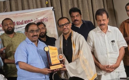 മുജീബ് അഹ്മദിനെ ആദരിച്ചു.