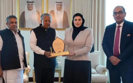 മുഖ്യമന്ത്രി പിണറായി വിജയനെ സ്വീകരിച്ച് ഖത്തർ.
