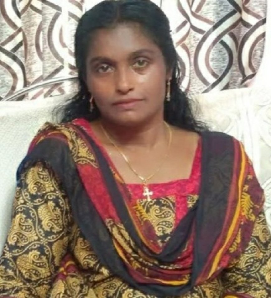 വീട്ടുമുറ്റത്ത് പിന്നോട്ടുരുണ്ട കാറിനടിയിൽപ്പെട്ട സ്ത്രീ മരിച്ചു.