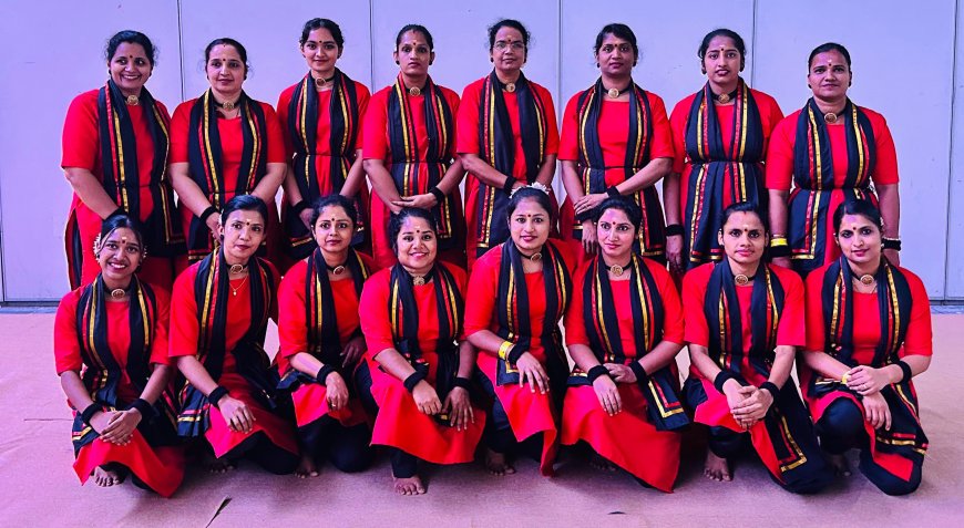 പൂരക്കളിയിലെ പെൺ കരുത്തുമായി മടിക്കൈ പ്രവാസി അസോസിയേഷൻ.