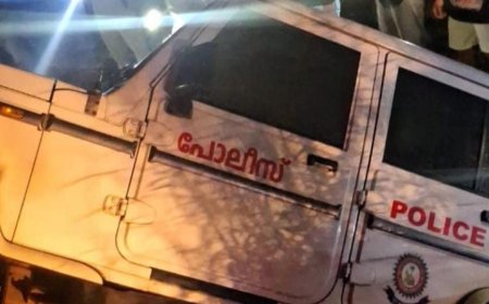 രാജപുരം പൊലീസ് സ്റ്റേഷനിലെ ജീപ്പ് നിയന്ത്രണം വിട്ട് റോഡരികിലെ കുഴിയിൽ വീണു.