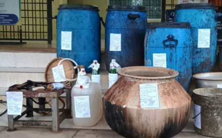 മാലോത്ത് വ്യാജ ചാരായ നിർമ്മാണം; 260 ലിറ്റർ വാഷും പത്ത് ലിറ്റർ വാറ്റ് ചാരായവും പിടികൂടി നശിപ്പിച്ചു.