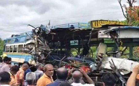 തമിഴ്നാട് തെങ്കാശി ജില്ലയിൽ സ്വകാര്യ ബസ്സുകൾ കൂട്ടിയിടിച്ചുണ്ടായ അപകടത്തിൽ 6 പേർ മരിച്ചു. 36 പേർക്ക് പരിക്ക്.