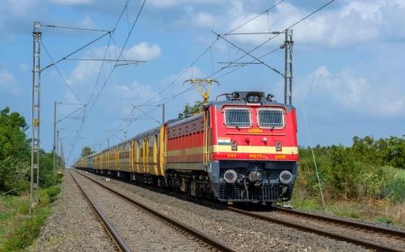 എസി കോച്ചുകളിലെ ഈ സൗകര്യം ഇനി സ്ലീപ്പർ ക്ലാസ് യാത്രക്കാർക്കും