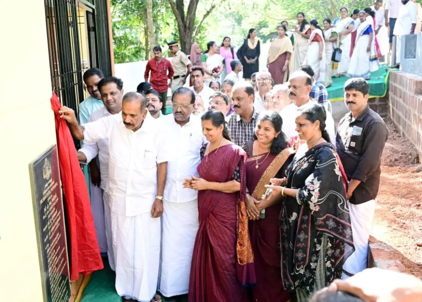 പൂത്തക്കാൽ ഹെൽത്ത് സബ് സെന്റർ കെട്ടിടം മന്ത്രി എ കെ ശശീന്ദ്രൻ ഉദ്ഘാടനം ചെയ്തു.