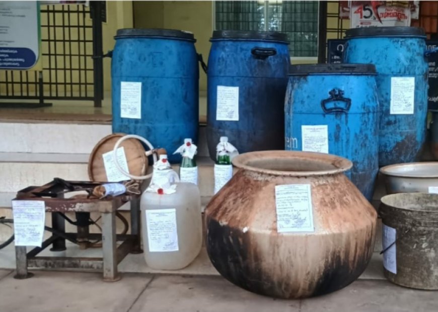 മാലോത്ത് വ്യാജ ചാരായ നിർമ്മാണം; 260 ലിറ്റർ വാഷും പത്ത് ലിറ്റർ വാറ്റ് ചാരായവും പിടികൂടി നശിപ്പിച്ചു.