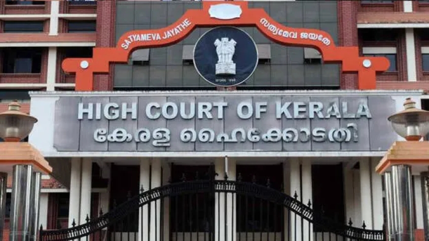 ഓടുന്ന ബസുകളുടെയും, ലോറികളുടെയും ഡ്രൈവറുടെ ക്യാബിനിൽ കയറി വിഡിയോ ചിത്രീകരിക്കുന്നത്  തടഞ്ഞ് ഹൈക്കോടതി.
