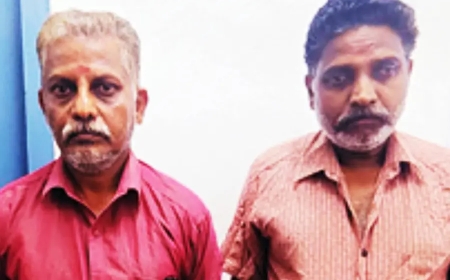 ശബരിമല ക്ഷേത്രഭണ്ഡാരത്തിൽനിന്ന് വിദേശ കറൻസികളും സ്വർണവും വായ്ക്കുള്ളിലാക്കി കടത്തിയ രണ്ട് ദേവസ്വം ജീവനക്കാർ അറസ്റ്റിൽ.