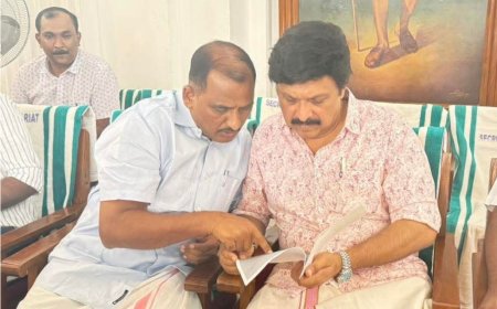 ബസ് ചാർജ്ജ് വർദ്ധനവ്; എ കെ എം അഷറഫ് എംഎൽഎ ഗതാഗത വകുപ്പ് മന്ത്രിയെ കണ്ടു നിവേദനം നൽകി