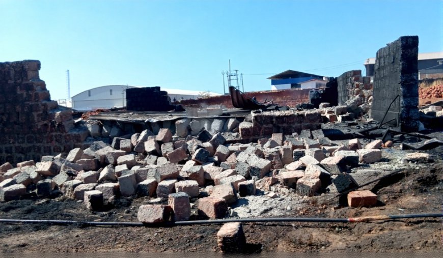 കുമ്പളയിൽ പടക്ക നിർമ്മാണ ഗോഡൗണിൽ പൊട്ടിത്തെറി; കെട്ടിടം തകർന്നു