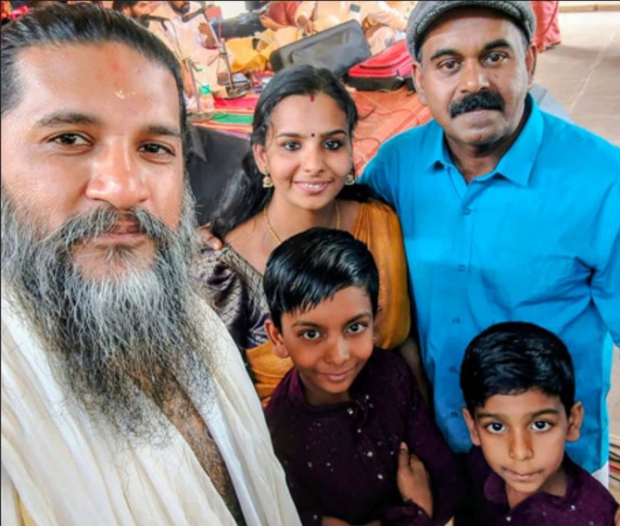 യേശുദാസ് എഴുത്തിനിരുത്തി, വിജയിക്കു മുന്നിൽ കീർത്തനം പാടി ആത്മനിർവൃതിയിൽ അഭയ് പ്രഭാകർ