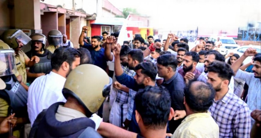 ജില്ലയോടുള്ള റെയിൽവെ അവഗണന; ഡി വൈ എഫ് ഐ മാർച്ച് നടത്തി