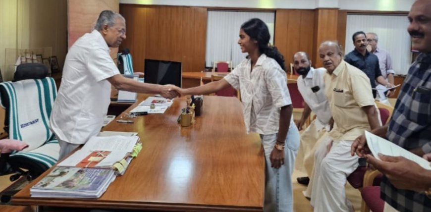 മാളവിക പറഞ്ഞു. മുഖ്യമന്ത്രി കേട്ടു. ബങ്കളത്ത് ഒരു കോടിയുടെ സ്റ്റേഡിയം