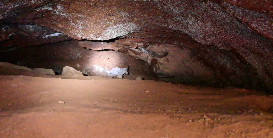 അമ്പലത്തറ സ്കൂൾ സ്ഥലത്ത് ഗുഹ കണ്ടെത്തി "കൽ പ്രകാശം" എന്ന പേരിൽ ഗുഹാ പ്രദർശനം നടത്തി.