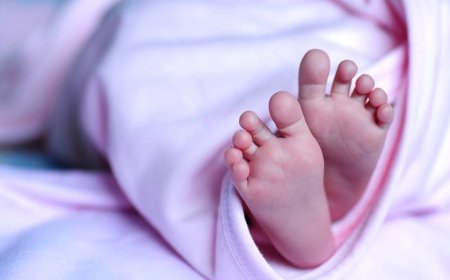 മുലപ്പാൽ കൊടുത്ത് കിടത്തിയ നാലുമാസം പ്രായമായ കുഞ്ഞ് മരിച്ചു