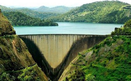 ഇടുക്കി ആർച്ച് ഡാം; സഞ്ചാരികൾക്ക് വർണ്ണക്കാഴ്ചയൊരുക്കാൻ "ലേസർ ഷോ"