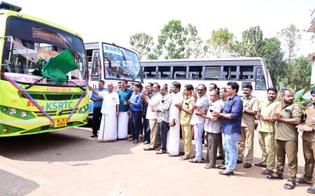 കാഞ്ഞങ്ങാട്-കോട്ടയം സൂപ്പർ ഫാസ്റ്റ് സർവീസിൻ്റെയും, കാഞ്ഞങ്ങാട് -കാസർഗോഡ് ഫാസ്റ്റ് പാസഞ്ചർ സർവീസിൻ്റെയും ഉദ്ഘാടനം  കാഞ്ഞങ്ങാട് എം എൽ എ ഇ ചന്ദ്രശേഖരൻ നിർവഹിച്ചു