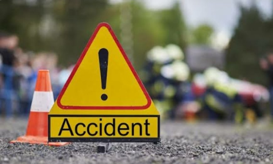 കാർ ബൈക്കിലിടിച്ച് അച്ഛനും മകനും പരിക്ക്