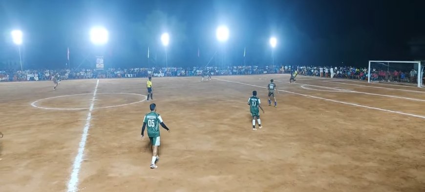 മടിക്കൈ സെവൻസ്: ആവേശ്വോജ്ജ്വല തുടക്കം; ആദ്യ മത്സരത്തിൽ  ഷൂട്ടേഴ്സ് പടന്നയ്ക്ക് ജയം.