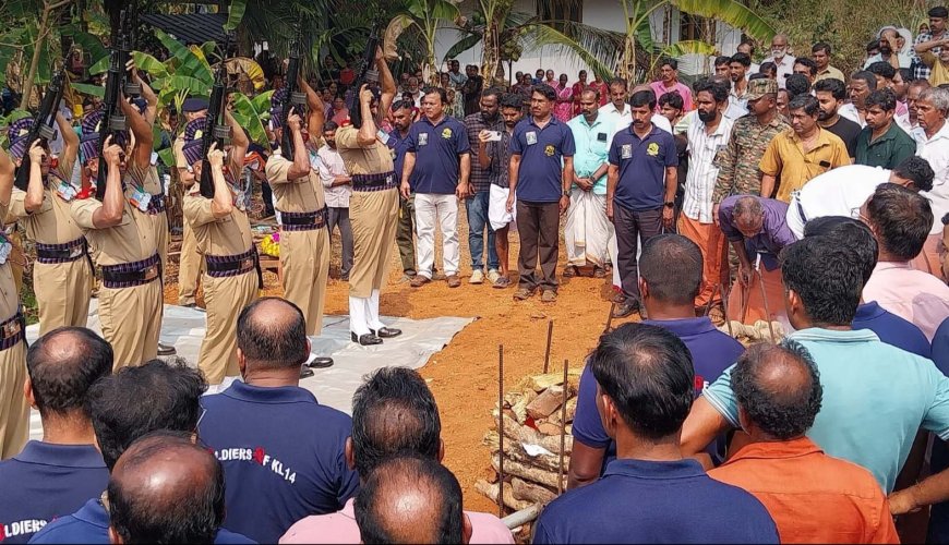 ഡൽഹിയിൽ മരിച്ച സൈനികന്റെ മൃതദേഹം ഔദ്യോഗിക ബഹുമതികളോടെ സംസ്ക്കരിച്ചു