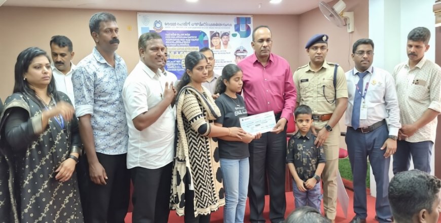 വാഹനാപകടത്തിൽ മരിച്ച പോലീസ് ഉദ്യോഗസ്ഥന്റെ കുടുംബത്തിന് ഒന്നേകാൽ കോടി രൂപ ഇൻഷുറൻസ് തുക കൈമാറി