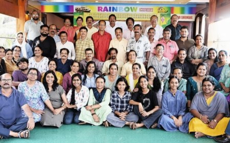 വനിതാദിനം; പെരിയ സ്കൂൾ സഹപാഠി കൂട്ടായ്മ കുടുംബ സദസ്സും ബോട്ട് യാത്രയും നടത്തി